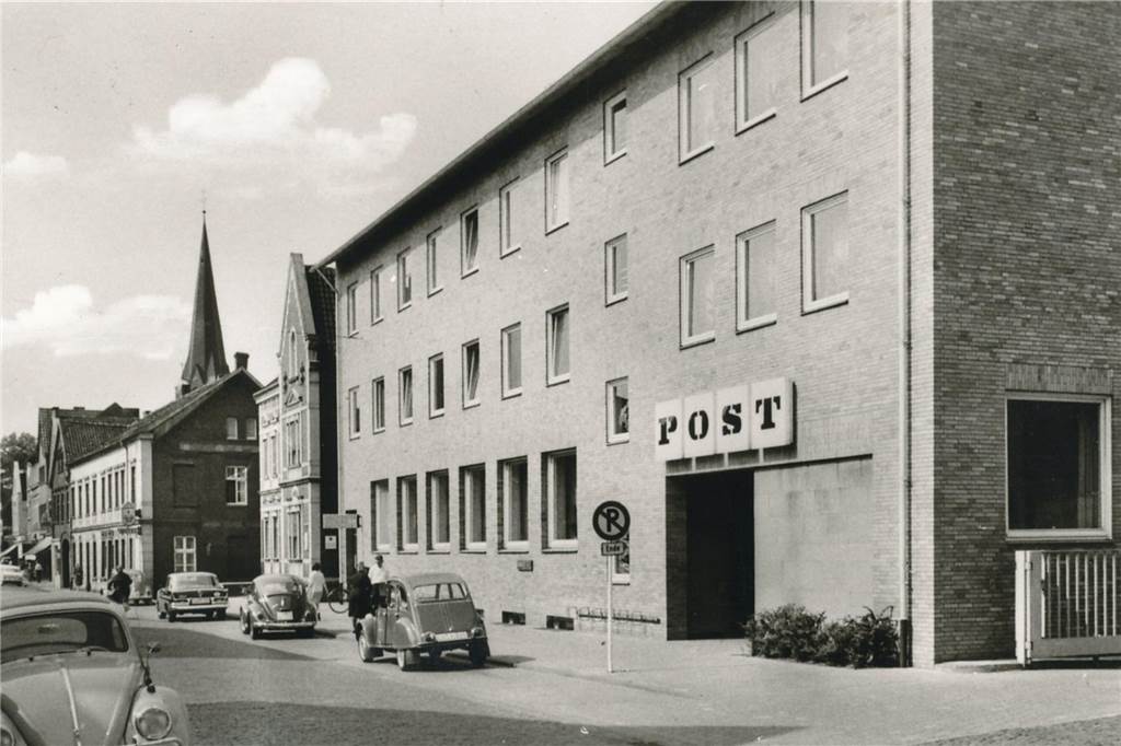 Ein Foto des 1964 errichteten Postgebäudes an der Alten Münsterstraße.