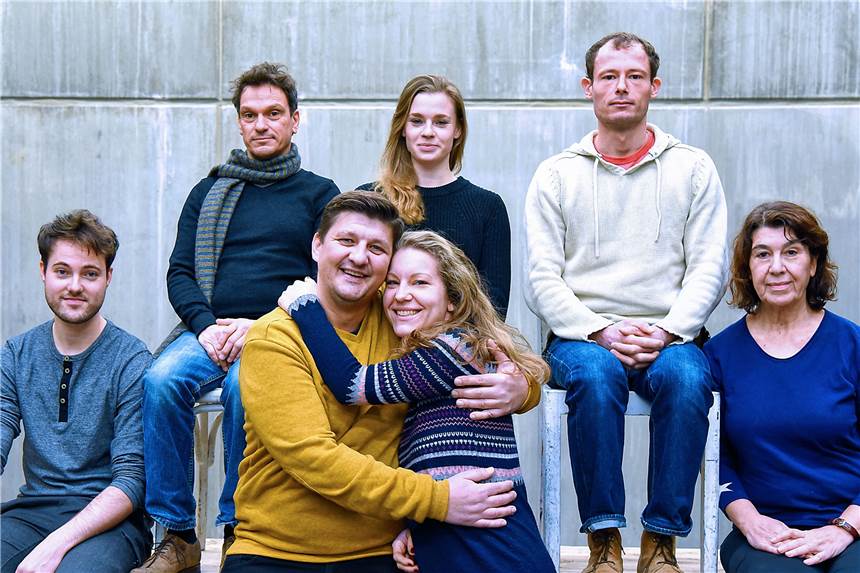Westfälisches Landestheater zeigt einen Albtraum der immer digitalisierteren Welt Dieses Team spielt ab dem 1. Februar das neue Stücke „Die Mitwisser“ am WLT.