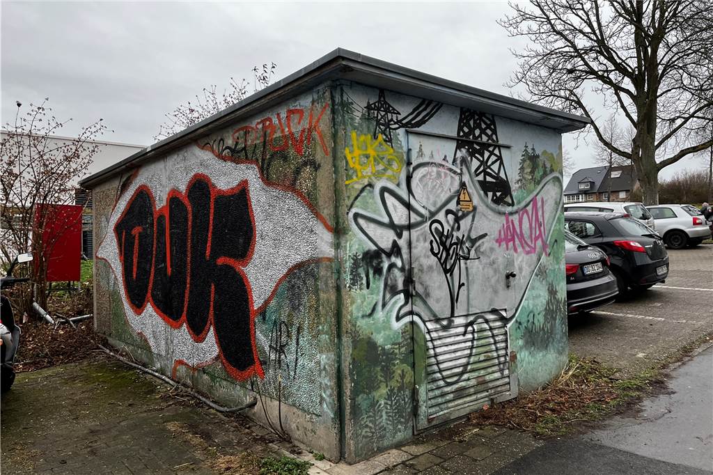 Kirchlinder Schule engagiert Street-Art Künstlerin Trafohaus auf dem BBG