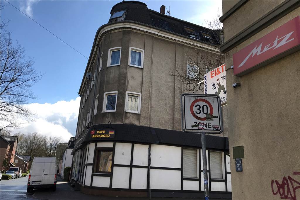 Wenn ein 57-Quadratmeter-Häuschen 199.000 Euro kosten soll Dieses Wohn- und Geschäftshaus an der Overbergstraße auf Schwerin ist nach wie vor im Angebot.