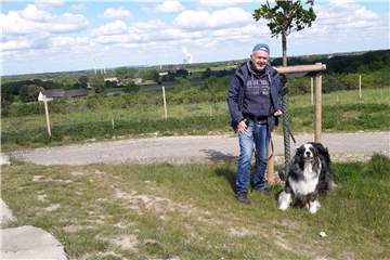 Diethelm Textoris und Cooper auf der Groppenbrucher Halde.
