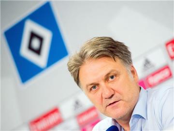 Dietmar Beiersdorfer bedauerte die Attacken auf das Millerntor-Stadion. Foto: Daniel Bockwoldt