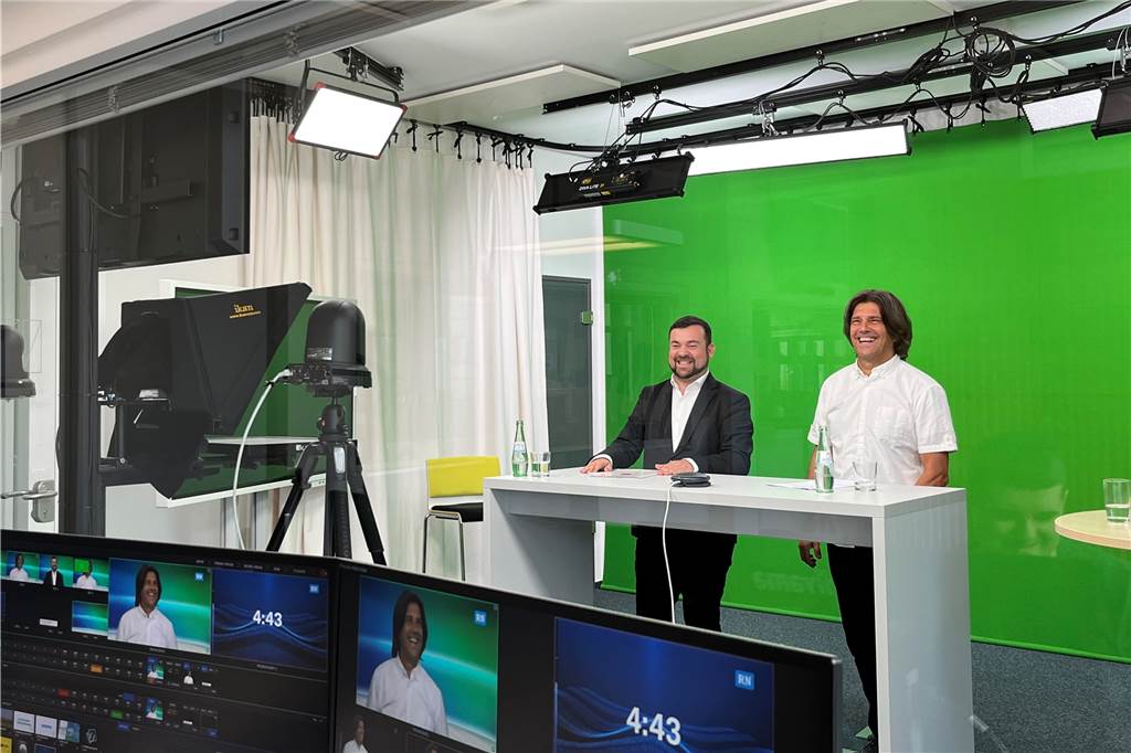 Axourgos: „Die Emotionalität beim Thema Marktbäume hat uns überrascht“ Dimitrios Axourgos (l.) im Videostudio der Ruhr Nachrichten im Gespräch mit Chefreporter Heiko Mühlbauer.