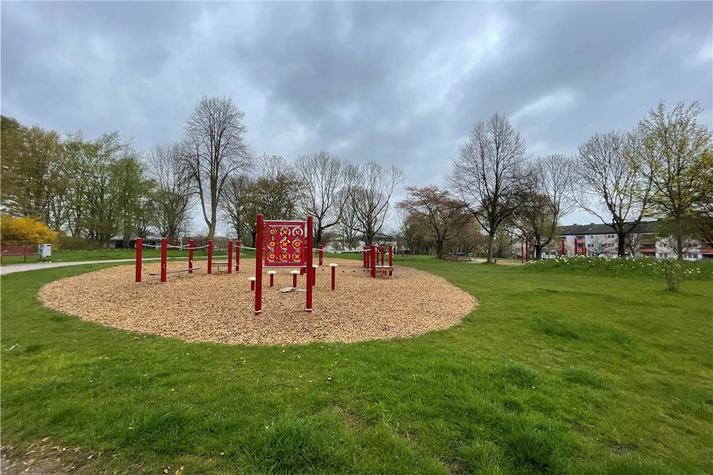 Ein Traum für Familien: Großes Haus in Huckarde wird zwangsversteigert Gustav-Heinemann-Park in Huckarde