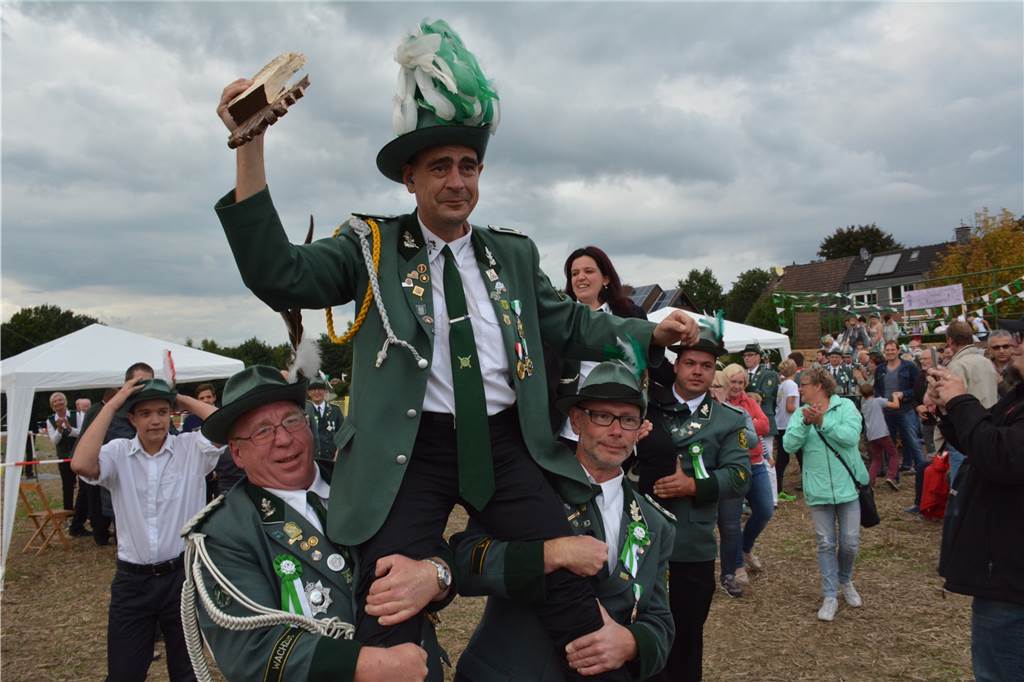 Halterner Schützenfeste 2022 : Alle Blicke richten sich auf Lavesum Dirk Kohaus ist der König in Haltern-West. Hier soll im August wieder gefeiert werden.