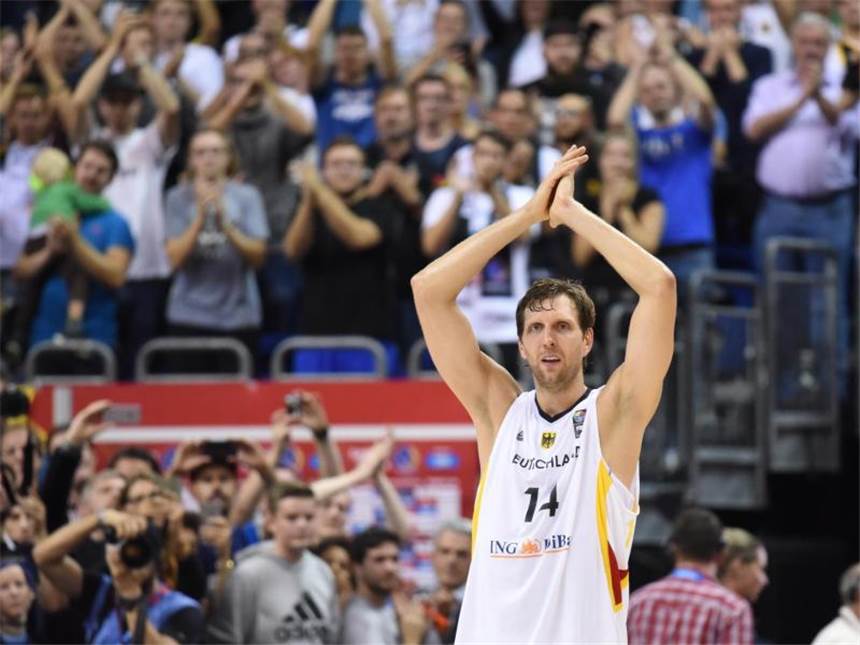 Nowitzki stellt weitere Einsätze für DBB in Aussicht Dirk Nowitzki kann sich weitere Einsätze für die deutsche Nationalmannschaft vorstellen. Foto: Rainer Jensen