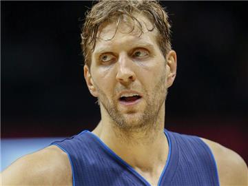 Dirk Nowitzki kassierte mit den Dallas Mavericks die fünfte Pleite in Folge. Foto: Erik S. Lesser