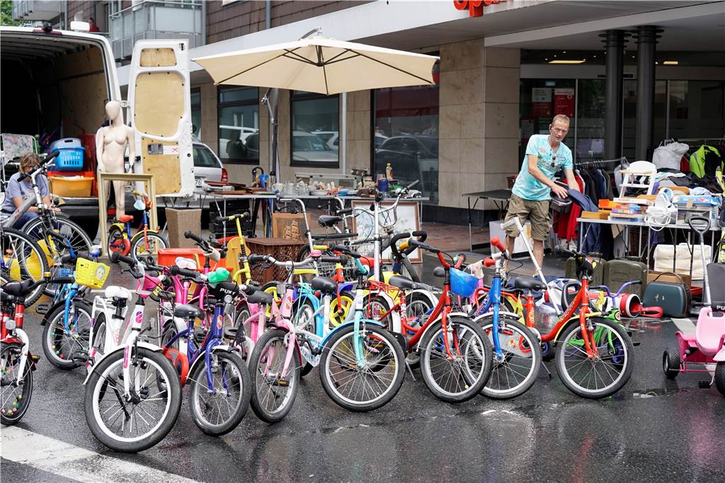 Habinghorster Trödelmarkt kehrt zurück - und sorgt für Diskussionen Dirk Paudert freute sich, seine eigenhändig reparierten Fahrräder wieder zum Verkauf anbieten zu können.