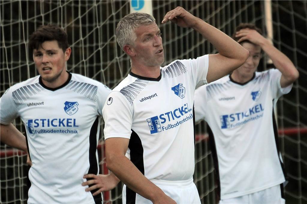 Die lustigen Bezeichnungen der Sportler - Wenn der Bierpapst zu Mommes passt Dirk Vierhaus (M.) hört auf zwei Spitznamen: „Fritten“ und „Frisbee“.