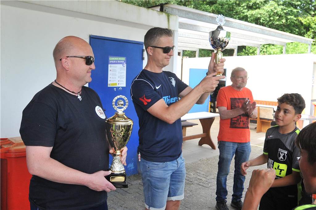 Bitterer Sportgerichts-Wirrwarr für FC Frohlinde: Leistungsträger für drei Monate gesperrt Dirk Werdelmann (M) ist Vorstandsmitglied beim FC Frohlinde.
