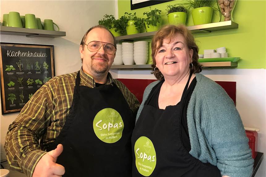 Die Suppenbar Sopas am Halterner Schulzentrum ist wieder geöffnet Dirk Zöphel hat die Suppenbar Sopas mit Juliane Brötzmann eröffnet.