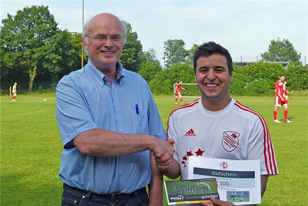 Stadtlohner gewinnt Fairplay-Preis des FLVW DJK-Spielertrainer Tiago Fernandes gewann 2016 selbst den Fairplaypreis. Jetzt lobt er seinen Schützling für dessen Aktion.