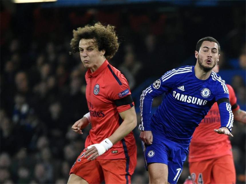 Trotz Rot für Ibrahimovic: Paris bei Chelsea weiter Doch gerade noch vor dem Abpfiff schickt David Luiz das Spiel mit einem Kopfballtreffer in die Verlängerung. Foto: Facundo Arrizabalaga
