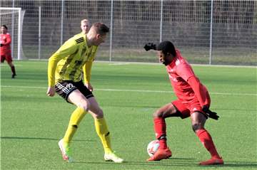 Doch keine Abmeldung: Es geht weiter bei Stürmer Mohamed Bamba (r.) und dem Kreisliga-A-Schlusslicht DTSG Herten.