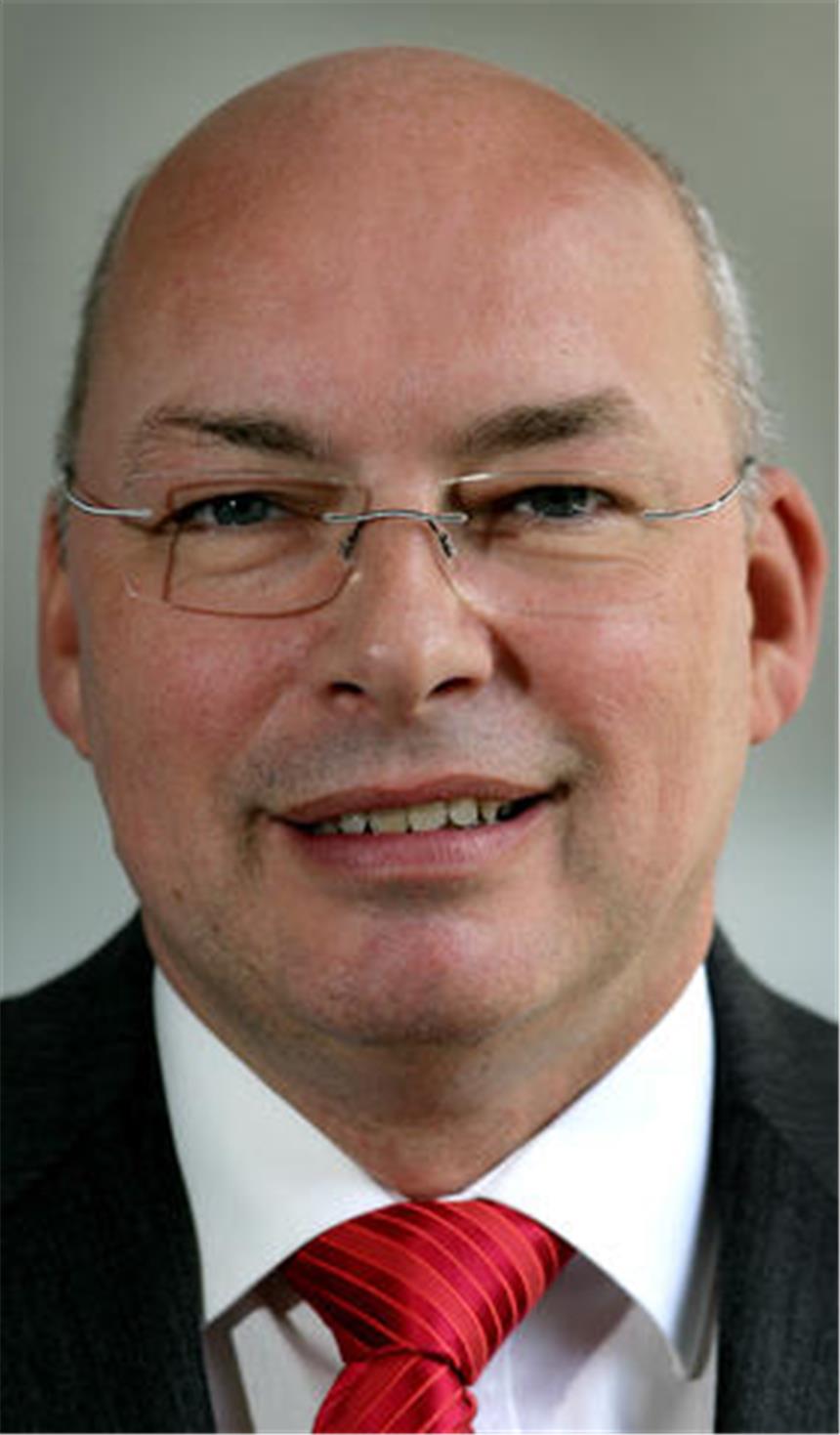 DOGEWO bietet mit um Wohnungen DOGEWO21-Jahresbilanz-Pressekonferenz: Geschäftsführer Klaus Graniki
03.08.2007
Foto: Andreas Wegener/RN