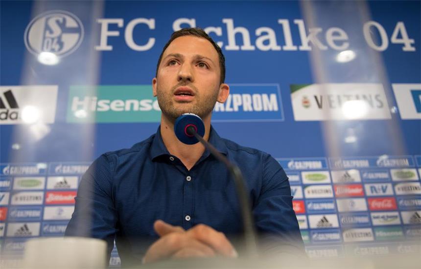 Domenico Tedesco freut sich auf seine Bundesliga-Premiere mit dem FC Schalke 04.