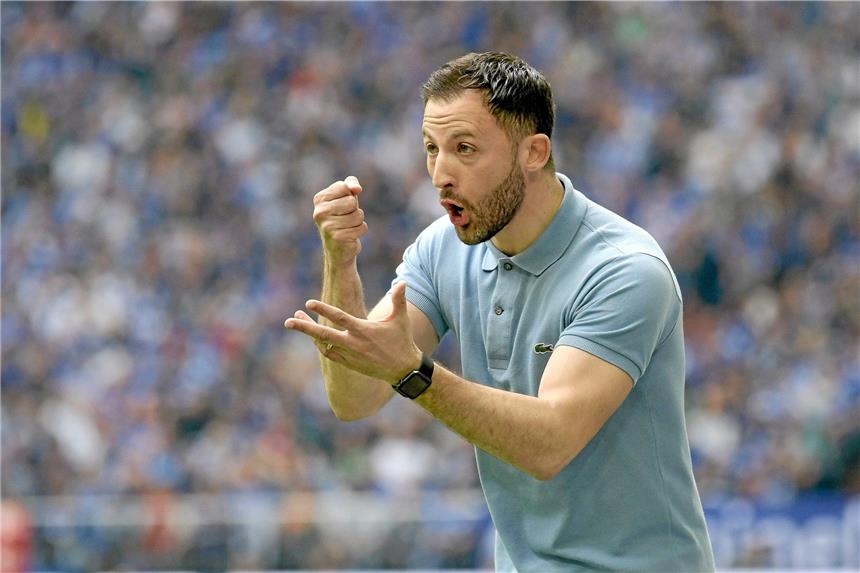Schalke will seinen Erfolgs-Trainer bis 2021 binden Domenico Tedesco hat den FC Schalke 04 auf Platz zwei geführt. Jetzt soll er bei den Königsblauen verlängern.