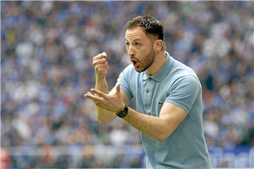 Domenico Tedesco hat den FC Schalke 04 auf Platz zwei geführt. Jetzt soll er bei den Königsblauen verlängern.