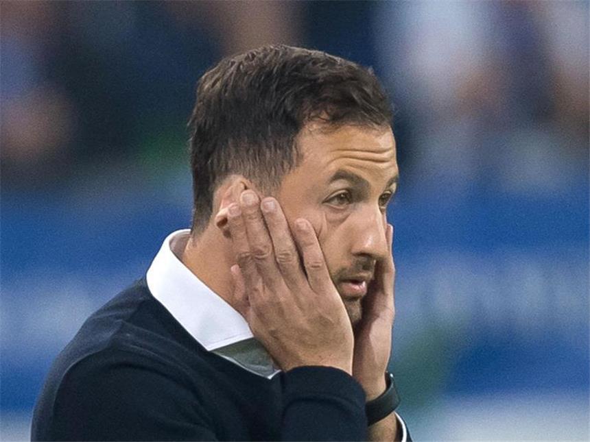 Domenico Tedesco her derzeit nur wenige Spieler, mit denen er trainieren kann.
