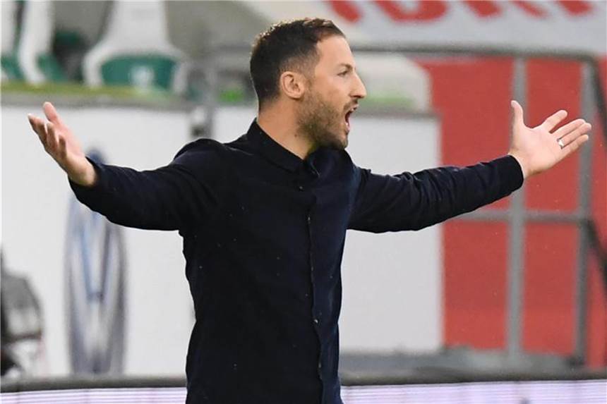 Tedesco vs. Schiedsrichter: „Dann wurde ich durchbeleidigt“ Domenico Tedesco wurde laut eigener Aussage vom Schiedsrichter beleidigt. Foto: Peter Steffen