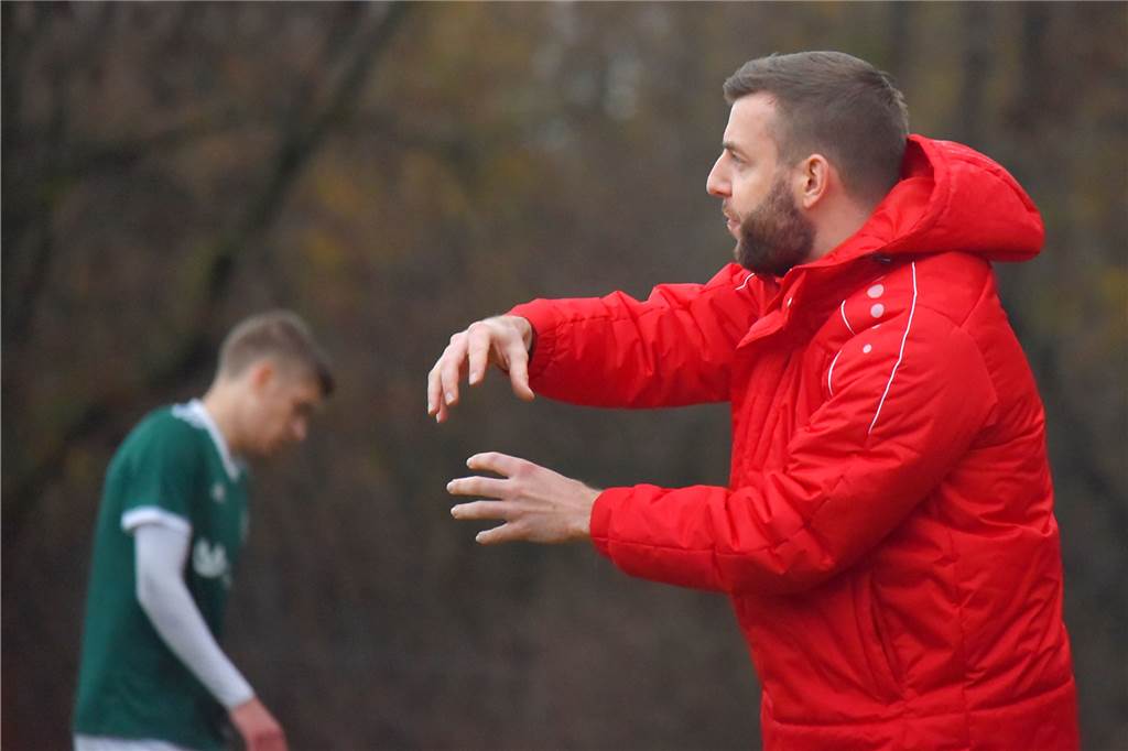 Wie geht es weiter? Die schwierige Suche nach einer fairen Lösung Dominic Pütz, Trainer der SG Eintracht Ergste.