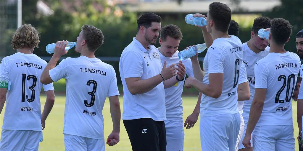 Mit frischem Blut ins ruhigere Fahrwasser: Westfalia Wethmar II möchte mehr Konstanz Dominik Ciernioch (M.) erhofft sich in der kommenden Saison mehr Konstanz von seinem Team.