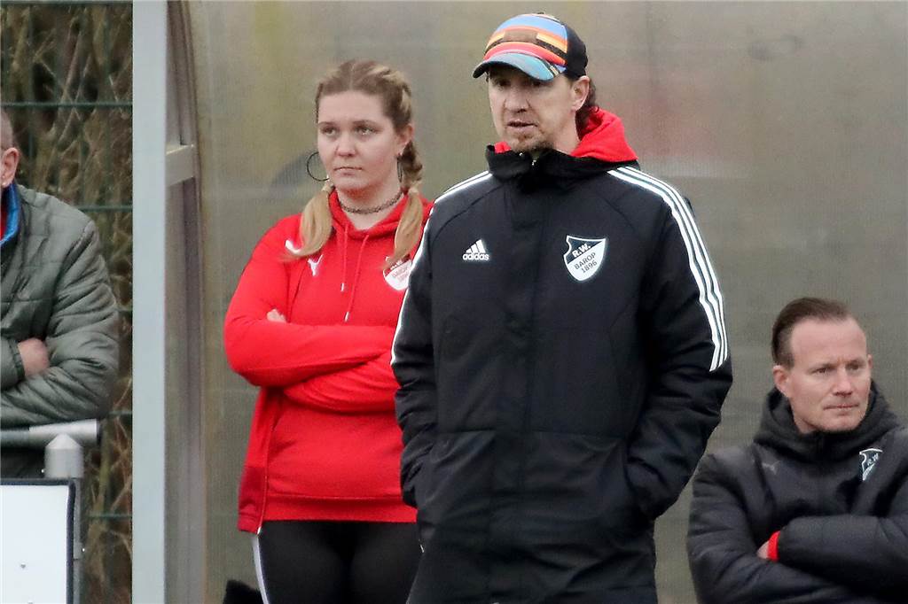 SV Westrich rückt dem Aufstieg immer näher: RW Barop gibt Spitzenspiel in Überzahl aus der Hand Dominik Grobe erlebte einen unerklärlichen Leistungsabfall seines Teams in Überzahl.