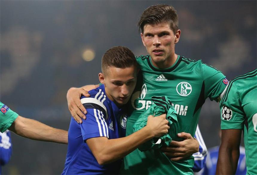 Holt Schalke Donis Avdijaj zurück? Donis Avdijaj (l.) hat mal wieder für negative Schlagzeilen gesorgt.