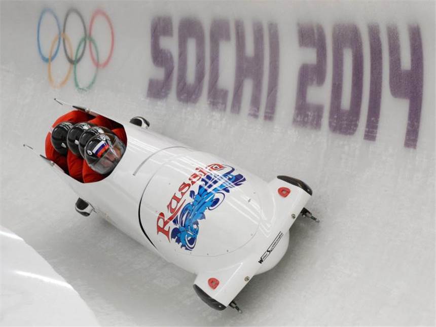 Doppel-Olympiasieger Alexander Subkow soll vom deutschen Piloten Manuel Machata Kufen erhalten haben. Foto: Tobias Hase