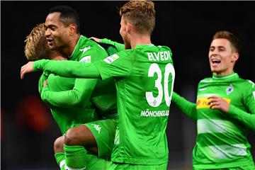 Doppelpack gegen Berlin: Gladbachs Raffael (2.v.l.).