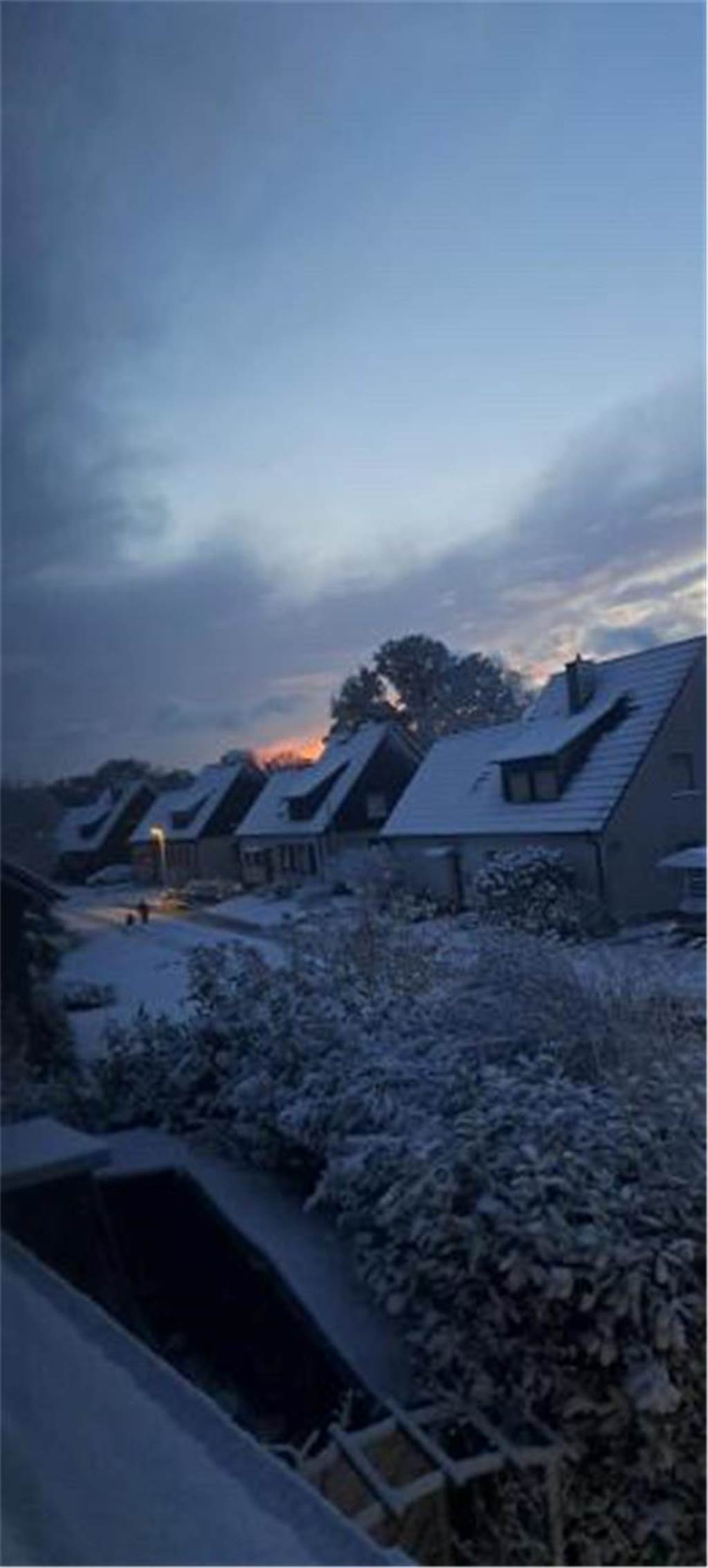 Wintereinbruch in Dorsten: Die schönsten Schnee-Fotos unserer Leser Dorsten ist am Freitagmorgen (22.11.) in eine weiße Winterlandschaft verwandelt worden.