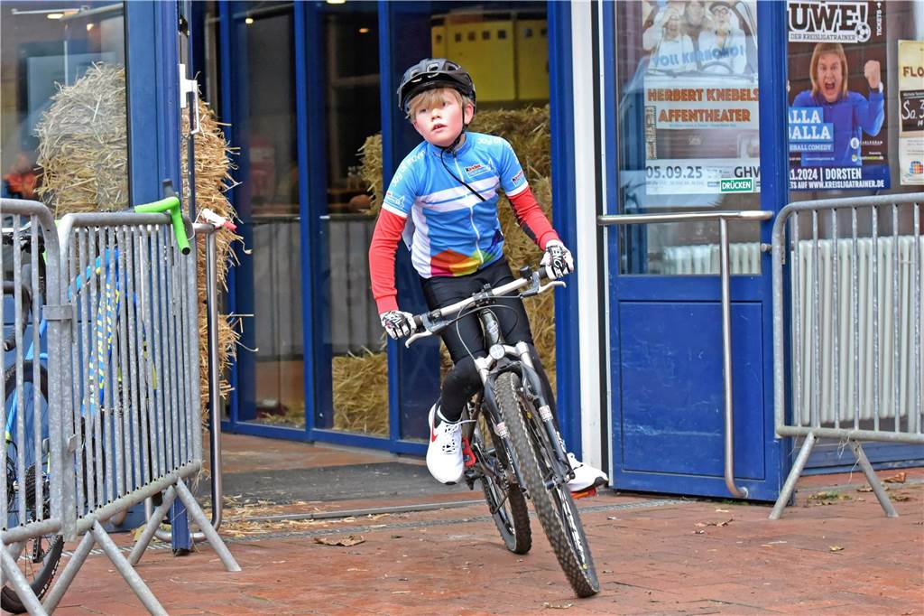 Dorstener CycloCrossCup 2024 des RSC Dorsten rund um und durch das Gemeinschaftshaus Wulfen, 10.11.2024