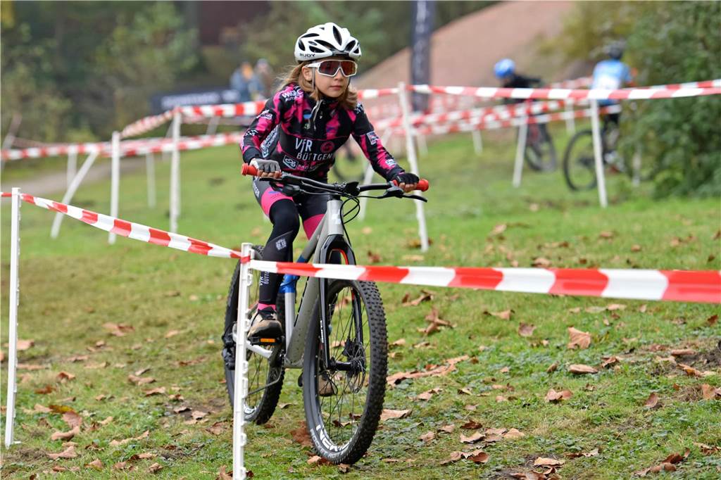 Dorstener CycloCrossCup 2024 des RSC Dorsten rund um und durch das Gemeinschaftshaus Wulfen, 10.11.2024