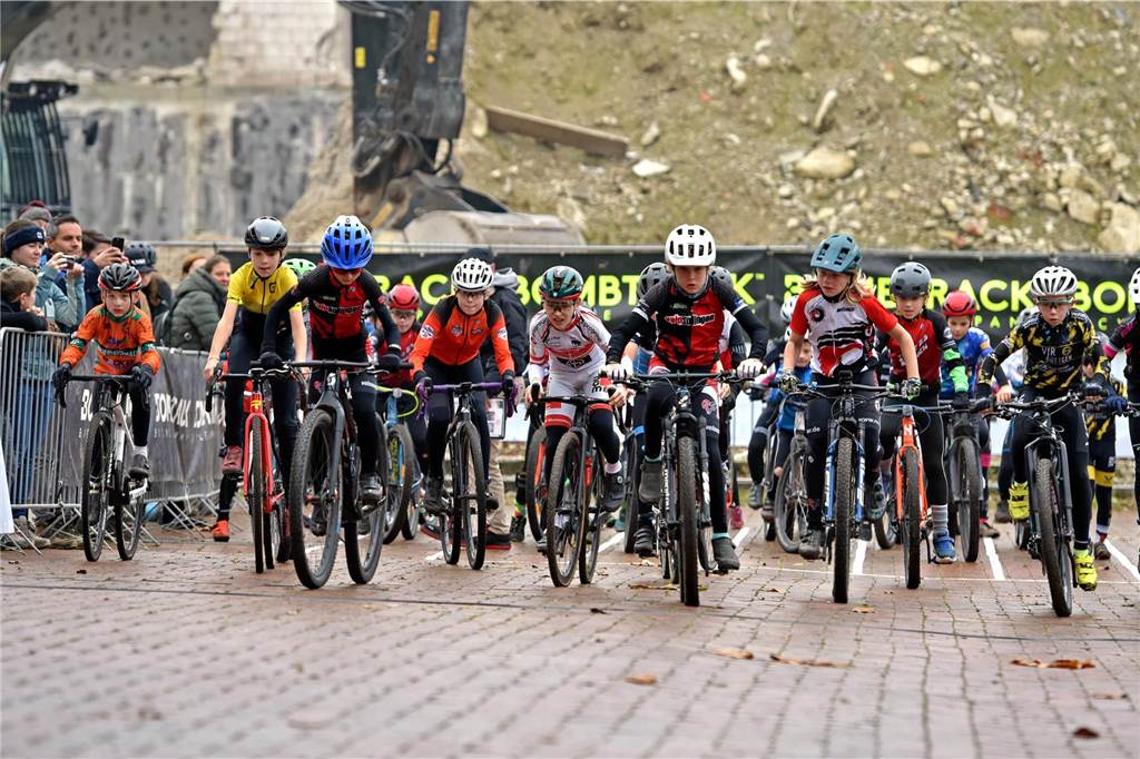 Dorstener CycloCrossCup 2024 des RSC Dorsten rund um und durch das Gemeinschaftshaus Wulfen, 10.11.2024