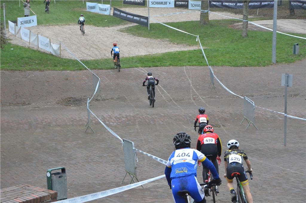 Dorstener CycloCrossCup 2024 des RSC Dorsten rund um und durch das Gemeinschaftshaus Wulfen, 10.11.2024