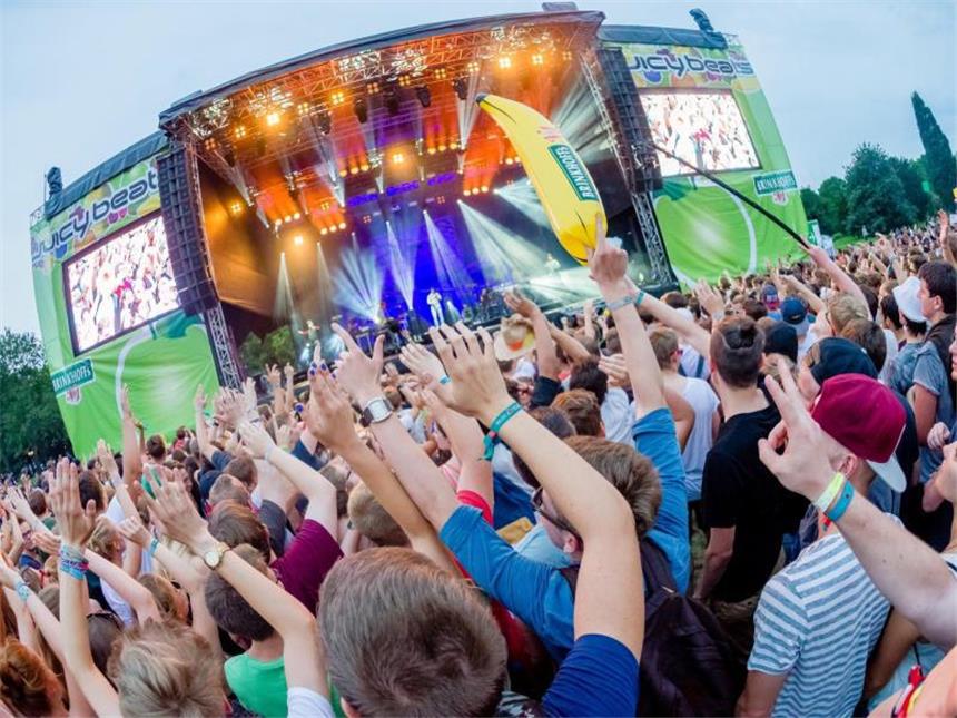 Mehr als Kohle und Stahl: Ruhrpott-Metropole Dortmund Dortmund, das ist Jugendkultur: Das Festival Juicy Beats findet jedes Jahr im Westfalenpark statt. Foto: H&H Photographics/André Hainke