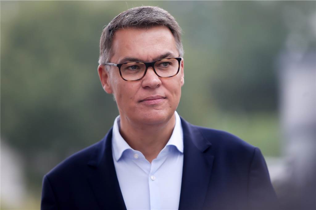 Jeder Vierte in Kurzarbeit: Wie steht Dortmund im NRW-Vergleich da? Dortmund ist von Kurzarbeit nicht so stark betroffen, wie andere Regionen in Nordrhein-Westfalen. Wirtschaftsförderer Thomas Westphal sieht den Grund dafür in der heutigen Vielfalt der Dortmunder Wirtschaft.