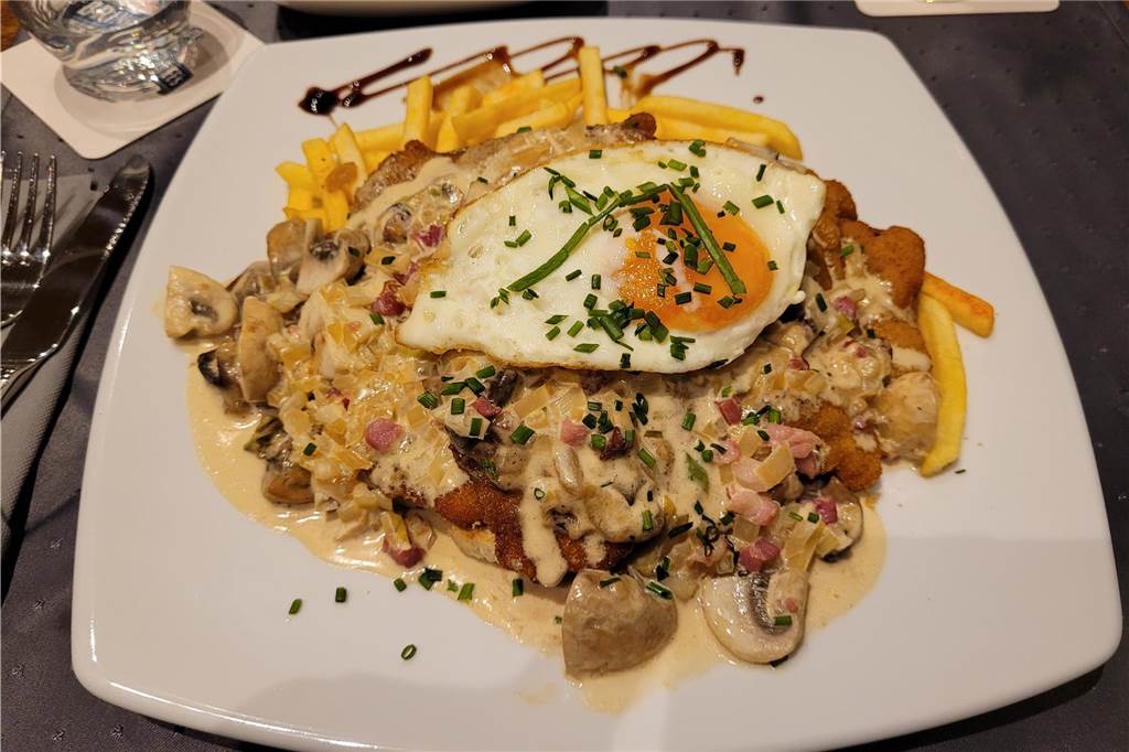 Die Gaststätte „Glück auf“ im Check: Exotischer Geheimtipp im Grünen Dortmunder Krüstchen: Hauptspeise in der Gaststätte "Glück auf" in Dorstfeld