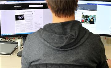 Dortmunder Neonazis und die Partei "Die Rechte" nutzen das Internet für Hass und Propaganda.