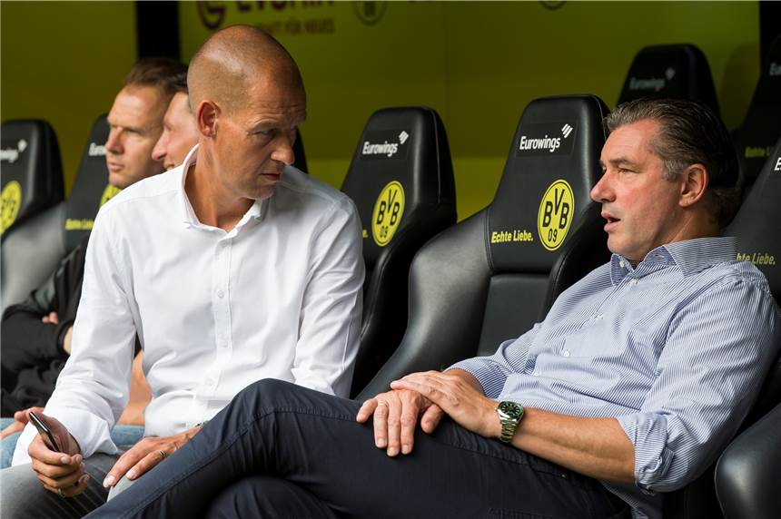 BVB-Boss Cramer: Keine Kurzarbeit, flexible Rückerstattung für Tickets Dortmunds Marketing-Chef Carsten Cramer (l.) und BVB-Sportdirektor Michael Zorc