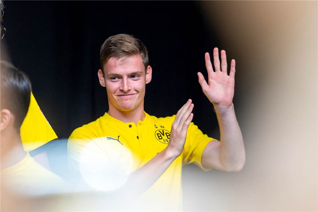 Die Suche nach Lösungen – drei Kandidaten für einen Abschied vom BVB Dortmunds Sergio Gomez hat einen Vertrag bis 2022.