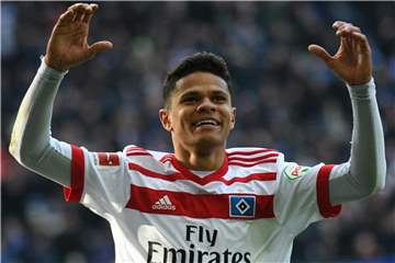 Douglas Santos spielt weiter für den HSV. Foto: Daniel Reinhardt
