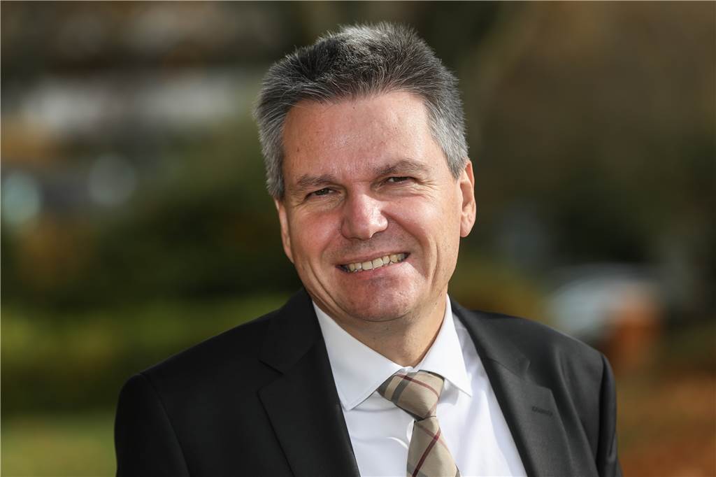 Zukunftsprojekte: Neue Eon-Tochter möchte mit DEW ins Geschäft kommen Dr. Achim Schröder hat als früherer VEWler den Sprung ins Topmangament von Eon geschafft.