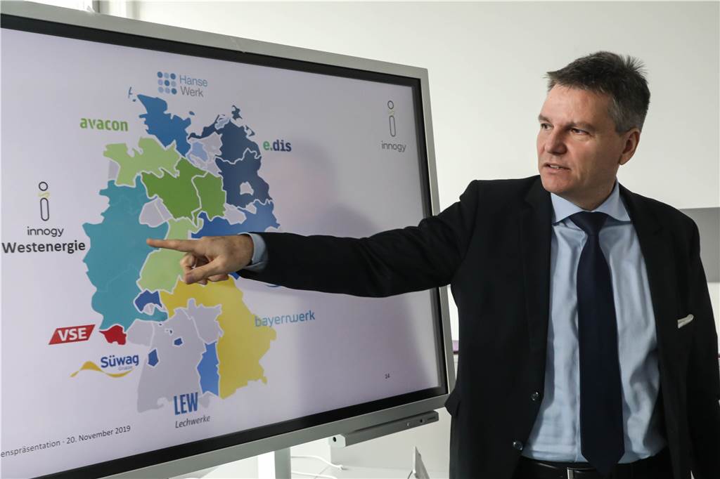 Innogy Westenergie: Westnetz hat neue Mutterfirma - und die DEW neuen Mit-Eigentümer Dr. Achim Schröder ist als einziger Dortmunder in den Vorstand der neuen Eon-Regionalgesellschaft „Innogy Westenergie“ gerückt.