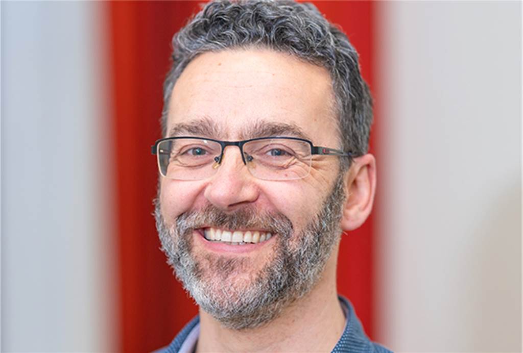 Kinderärzte zu Krankheitswelle „Wir müssen die Zähne zusammenbeißen“ Dr. Axel Gerschlauer ist Sprecher der des Berufsverbandes der Kinder- und Jugendärzte für Nordrhein-Westfalen. Die Praxen seien aktuell am Limit, sagt er.