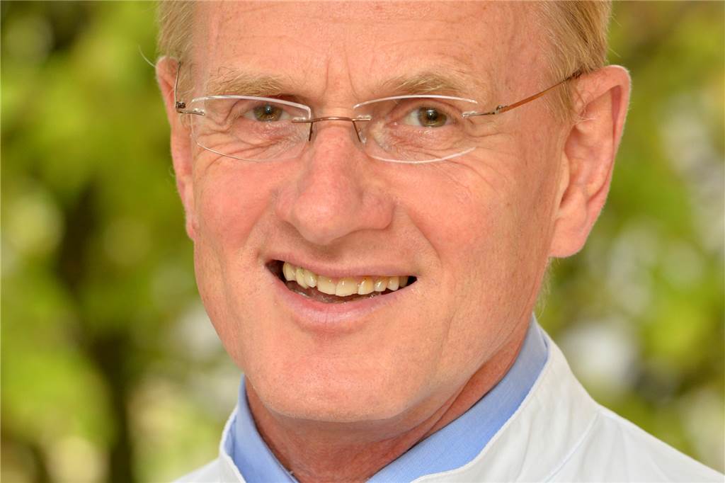 Diabetes: „Zucker“ ist nicht gleich „Zucker“ Dr. Christoph Elsing ist Chefarzt der Klinik für Innere Medizin, Fachbereich Allgemeine Innere Medizin, Gastroenterologie, Diabetologie und Stoffwechselerkrankungen am St. Elisabeth-Krankenhaus in Dorsten.