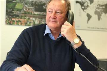 Dr. Günter Weymans (62), COO der Rain Carbon GmbH, in seinem Büro bei Rütgers in Rauxel: Der Manager verlässt das Unternehmen noch in diesem Sommer.