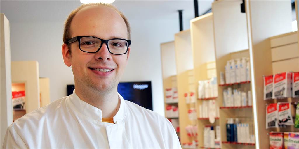 Zwei Jahre spielte die Grippe keine Rolle - Kommt jetzt die große Welle? Dr. Hannes Müller, Apotheker der Römer Apotheke, empfiehlt dringend, sich gegen Grippe impfen zu lassen.