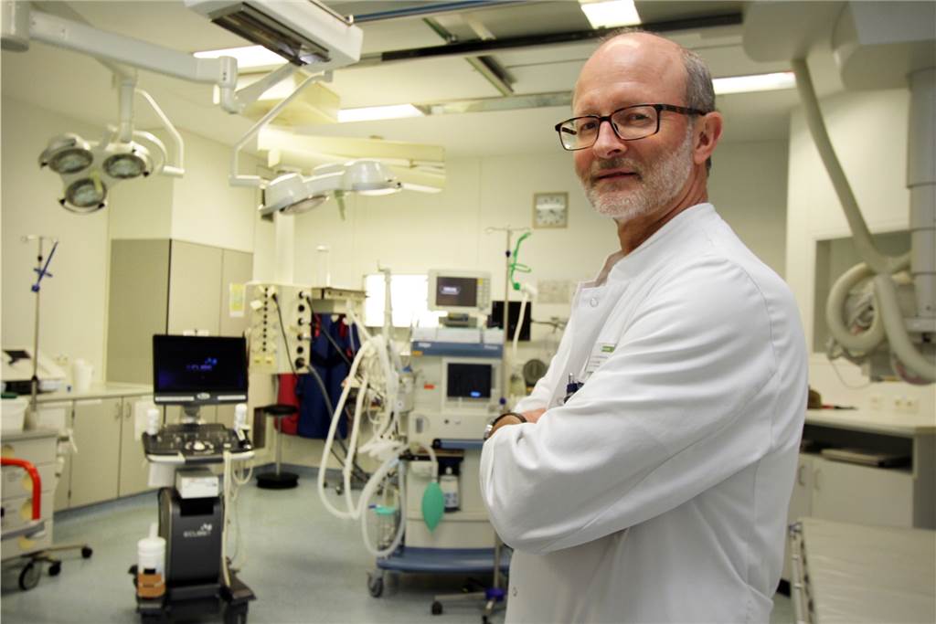 Warum Sanitäter und Pfleger oft ohne Mundschutz arbeiten Dr. Hans Lemke, ärztlicher Leiter des Dortmunder Rettungsdienstes, plädiert beim Einsatz von Schutzmasken für Augenmaß.