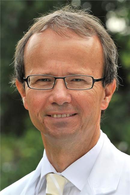 Hinweisschilder und Co: Was bleibt nach drei Jahren Corona? Dr. Hermann Thomas ist Chefarzt der Lungenklinik Ruhrgebiet Nord am Standort Dorsten.